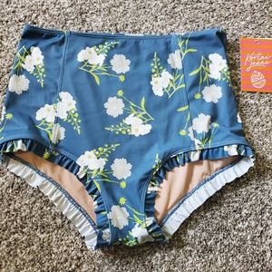 NWT Kortni Jeane Large Blue Floral